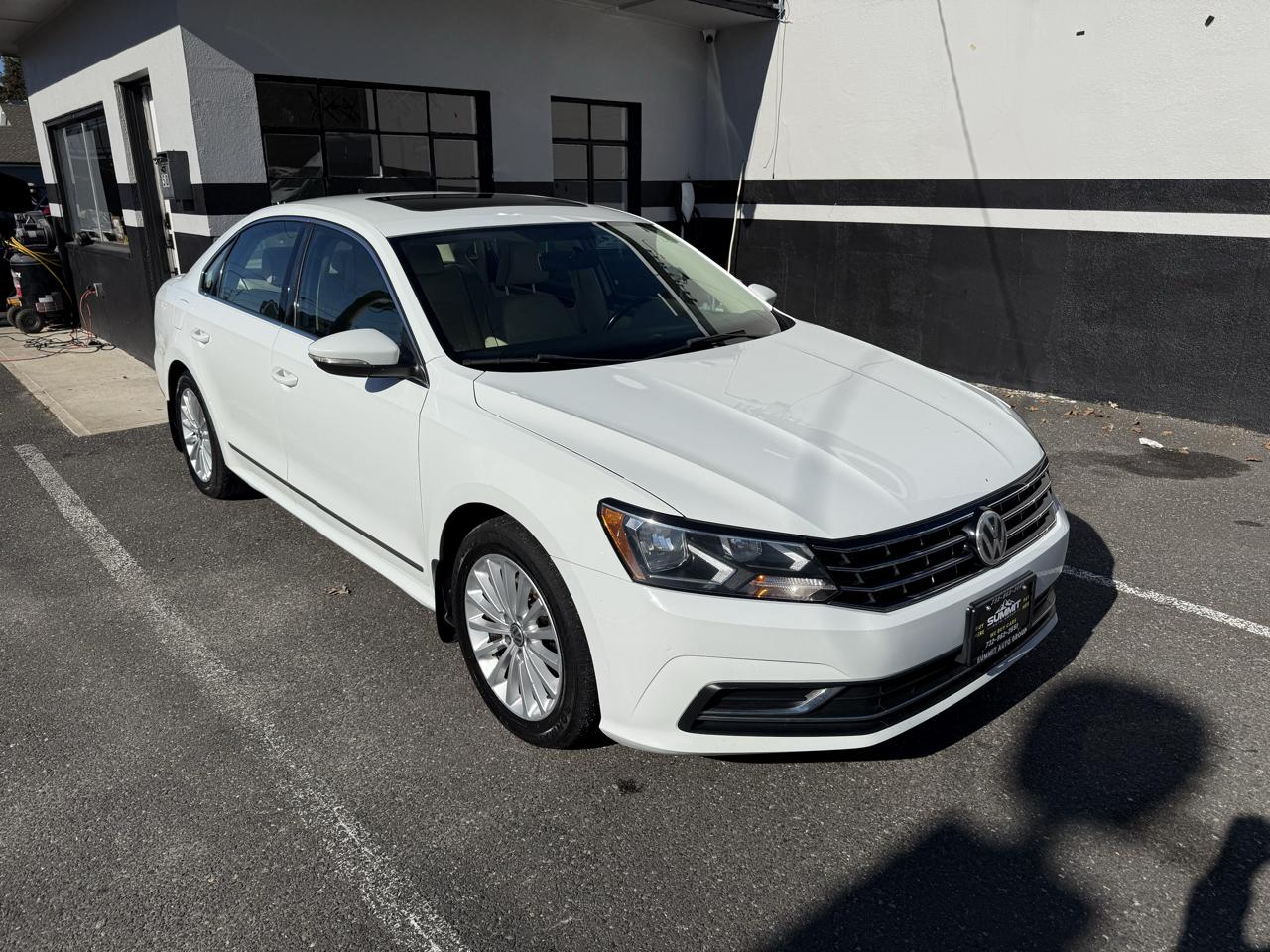 Volkswagen Passat SE PZEV 6A w/ Sunroof & Nav 2016
