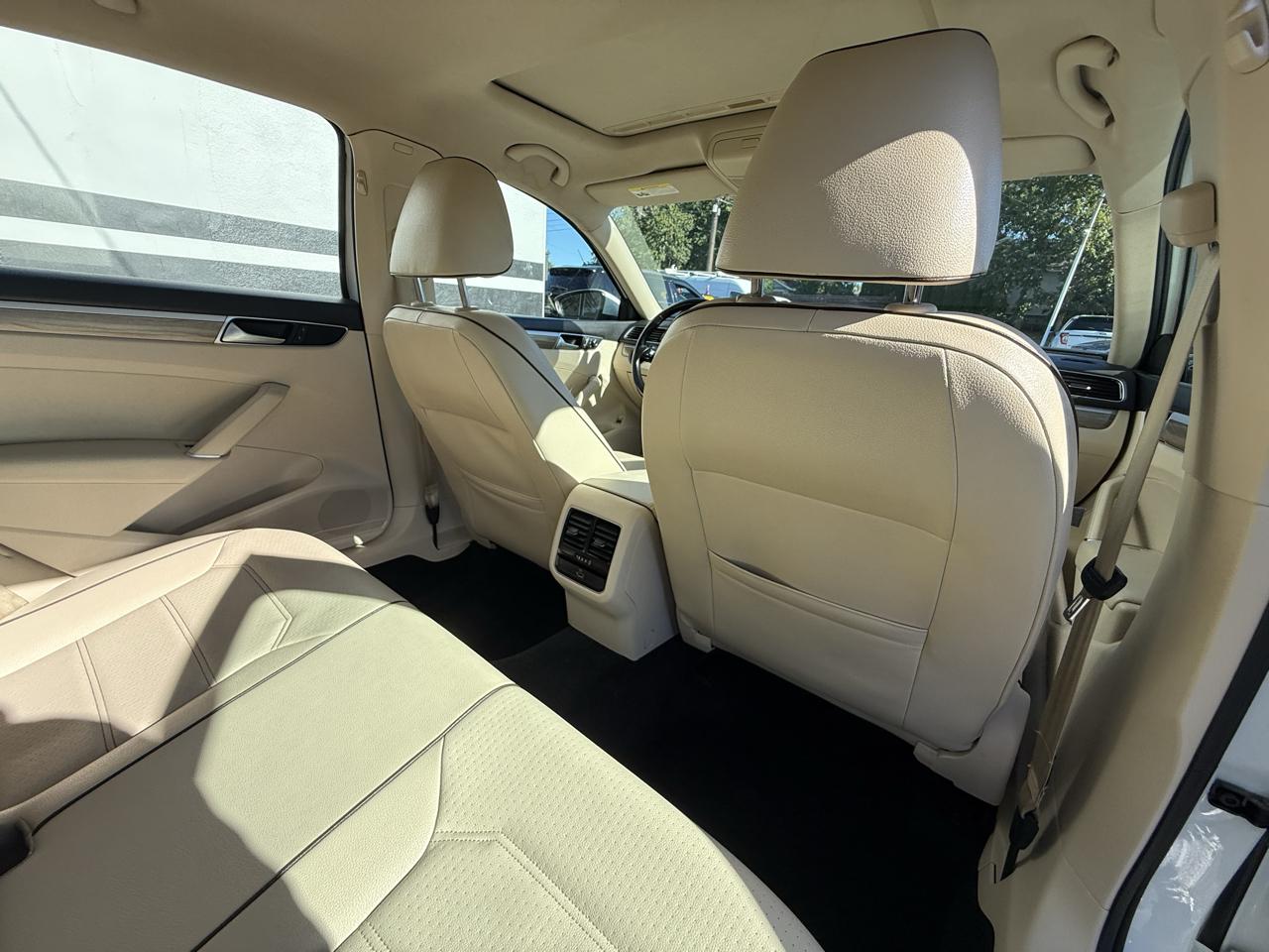 Volkswagen Passat SE PZEV 6A w/ Sunroof & Nav 2016