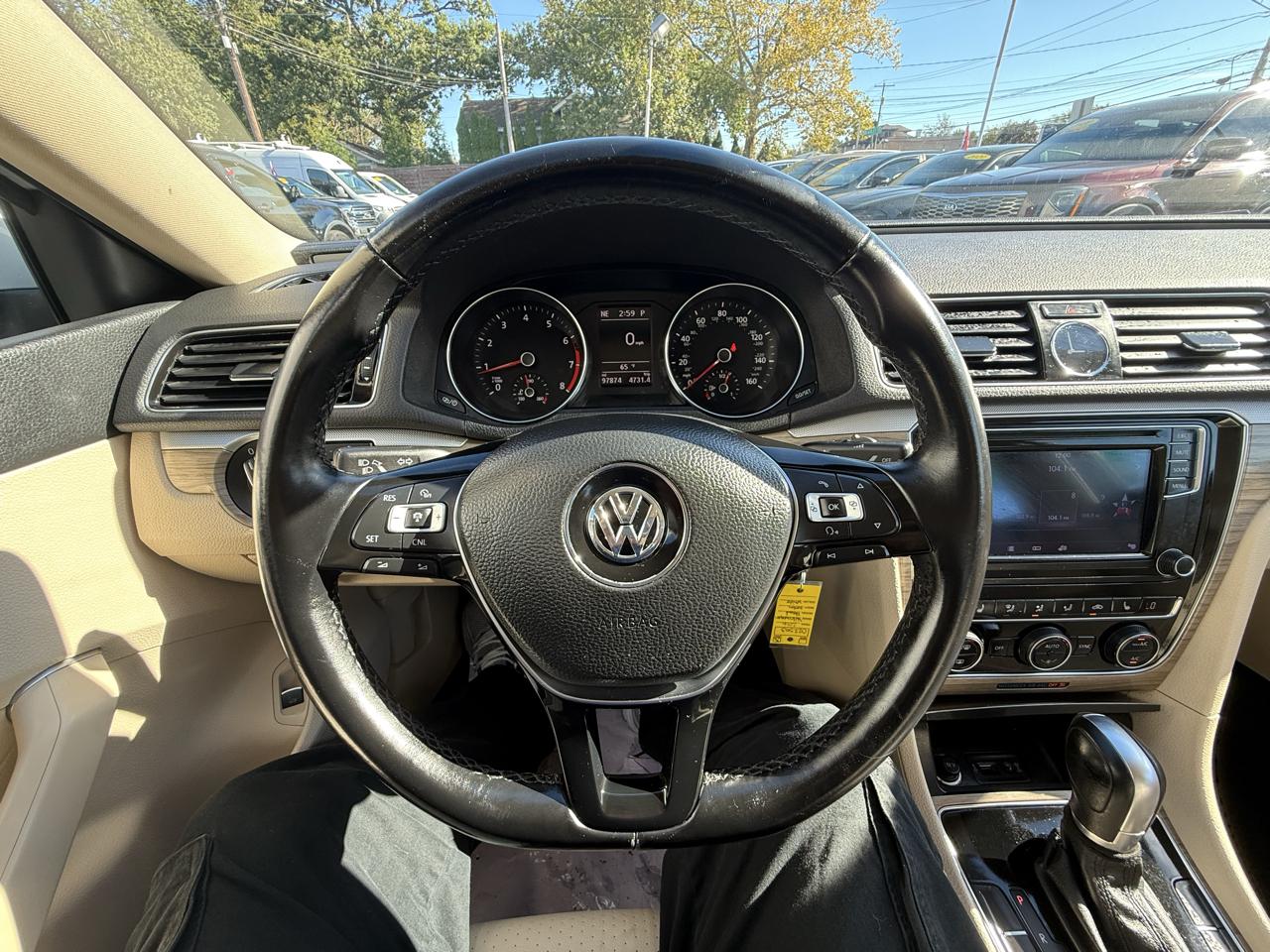 Volkswagen Passat SE PZEV 6A w/ Sunroof & Nav 2016