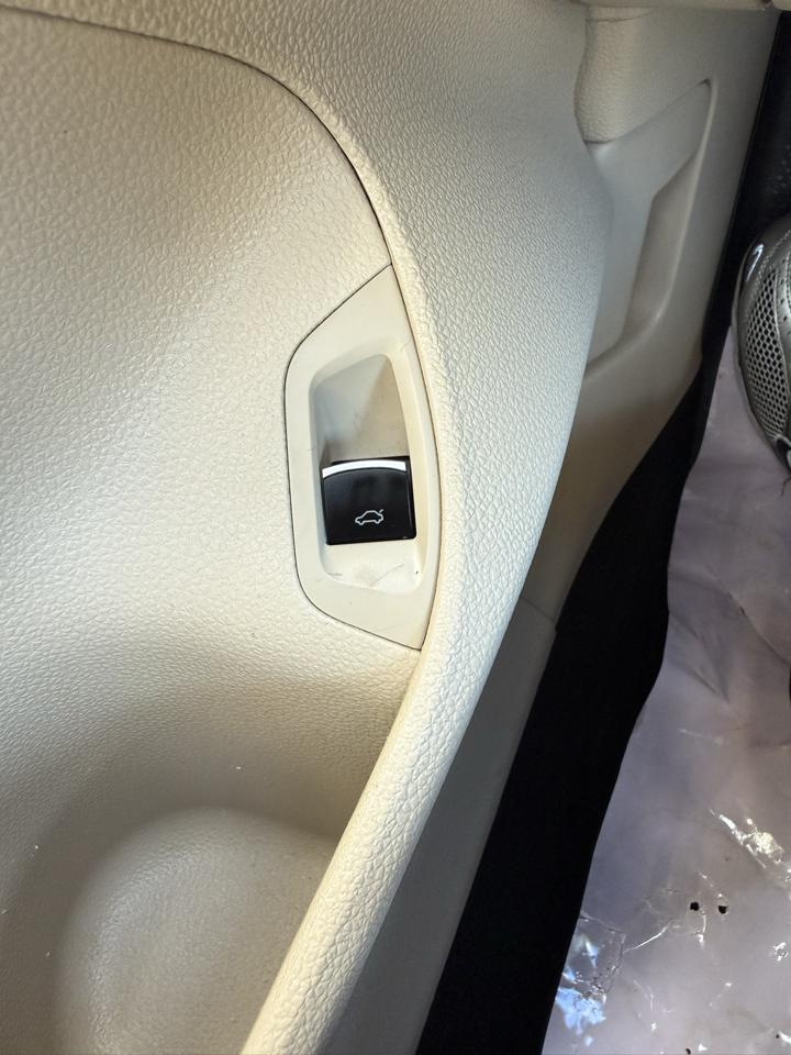 Volkswagen Passat SE PZEV 6A w/ Sunroof & Nav 2016