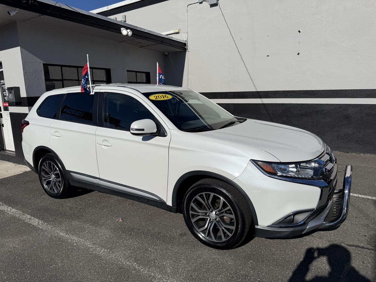 Mitsubishi Outlander SE AWD 2016