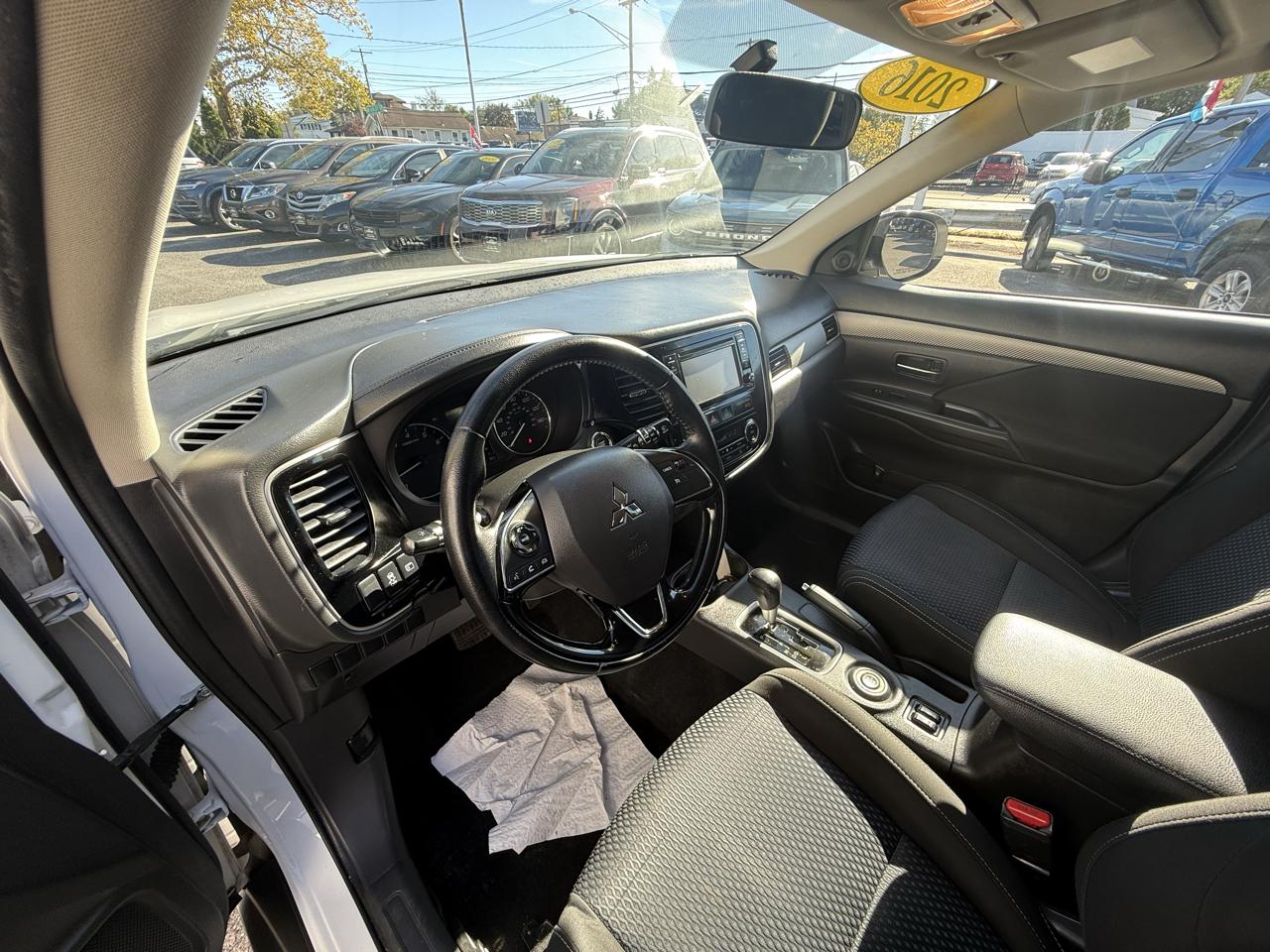 Mitsubishi Outlander SE AWD 2016