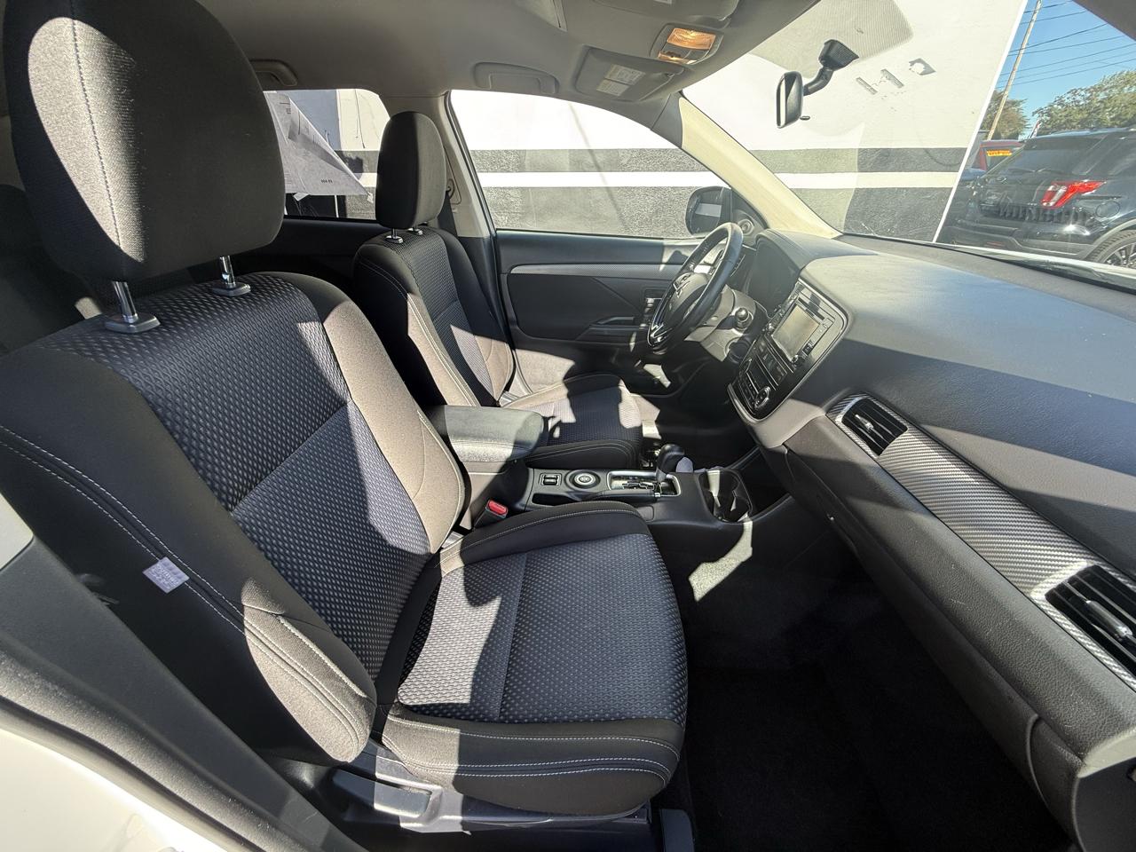 Mitsubishi Outlander SE AWD 2016
