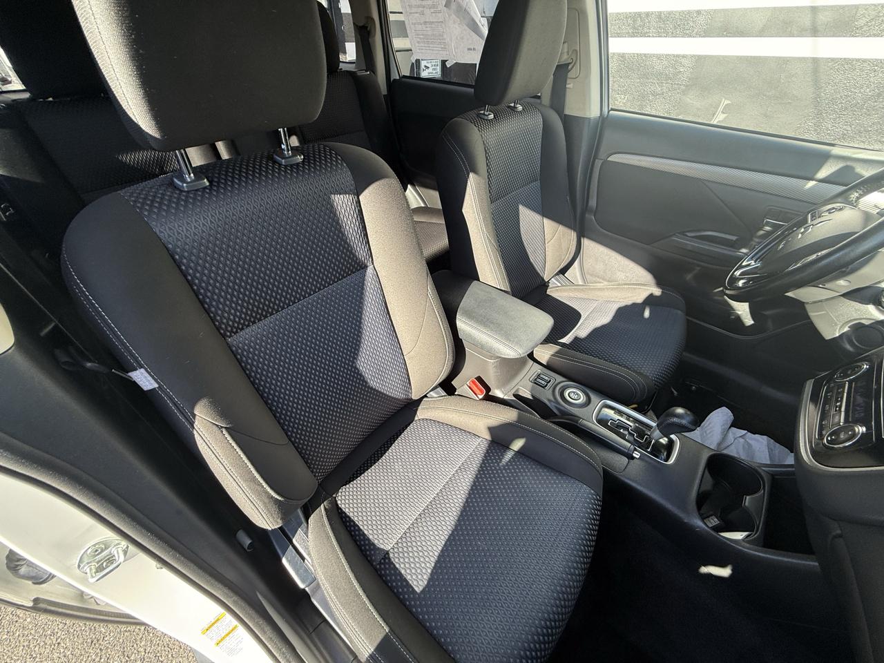 Mitsubishi Outlander SE AWD 2016