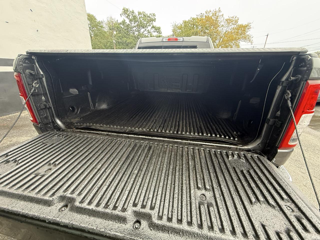 RAM 1500 Lone Star Crew Cab SB 4WD 2022
