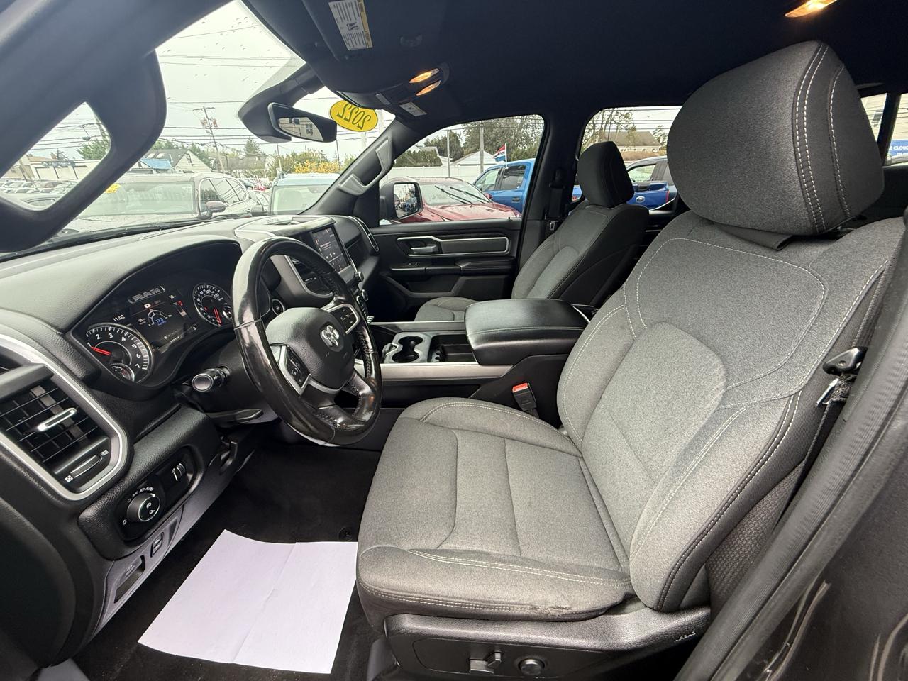 RAM 1500 Lone Star Crew Cab SB 4WD 2022