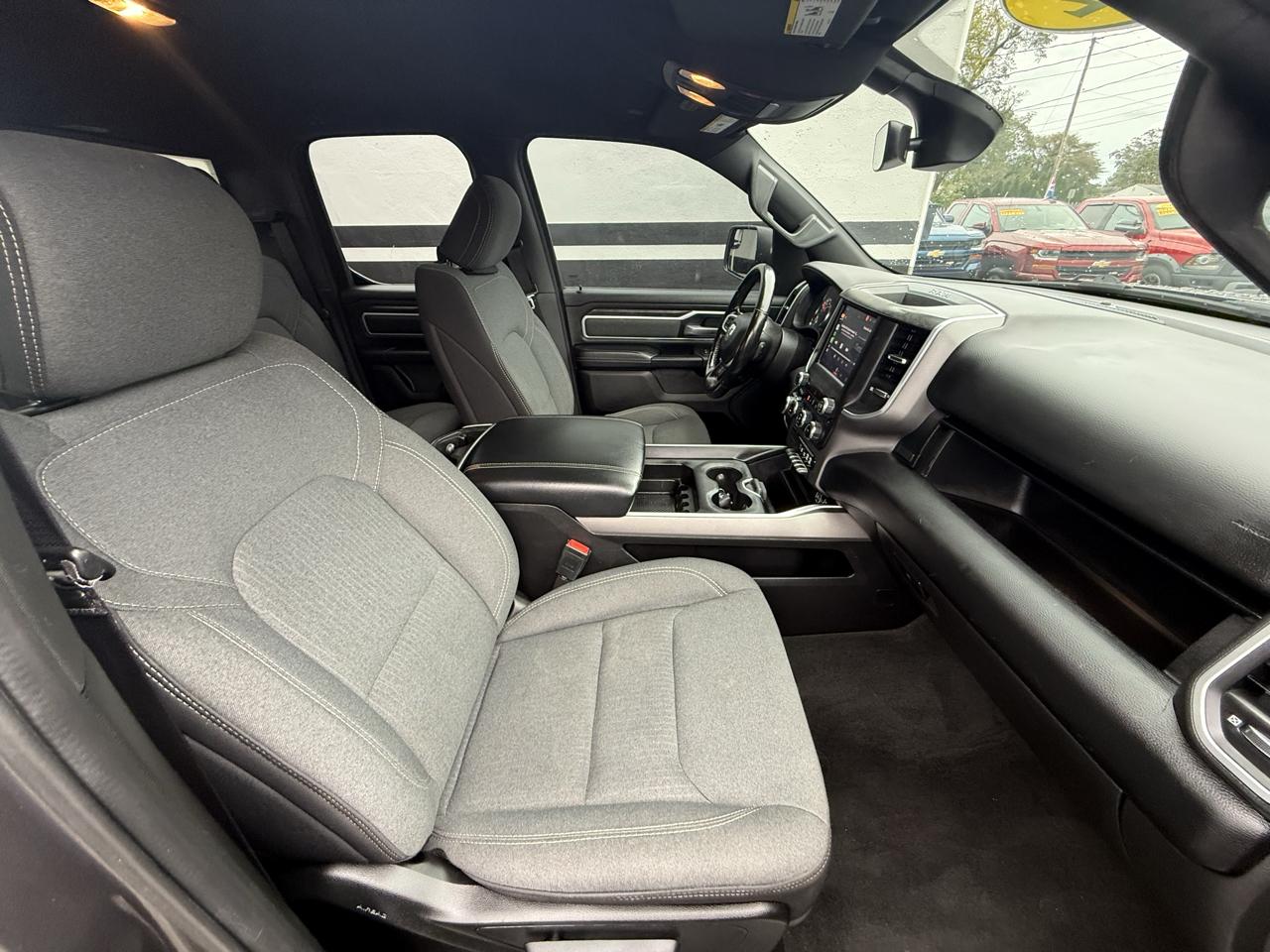 RAM 1500 Lone Star Crew Cab SB 4WD 2022
