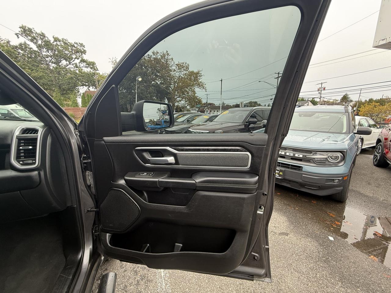 RAM 1500 Lone Star Crew Cab SB 4WD 2022