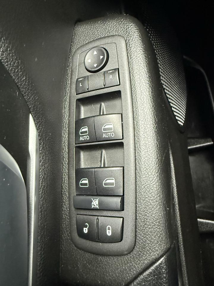 RAM 1500 Lone Star Crew Cab SB 4WD 2022