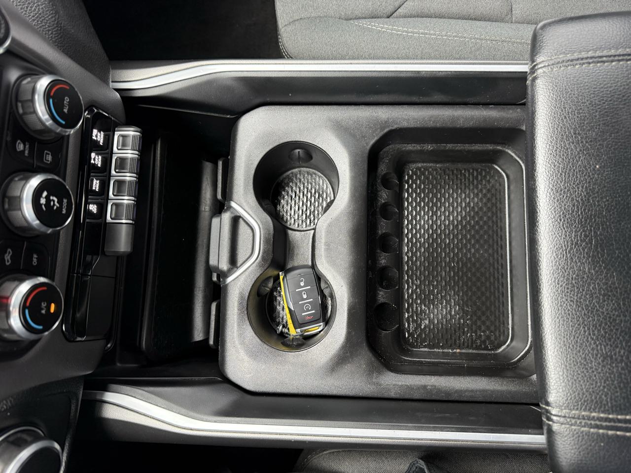 RAM 1500 Lone Star Crew Cab SB 4WD 2022