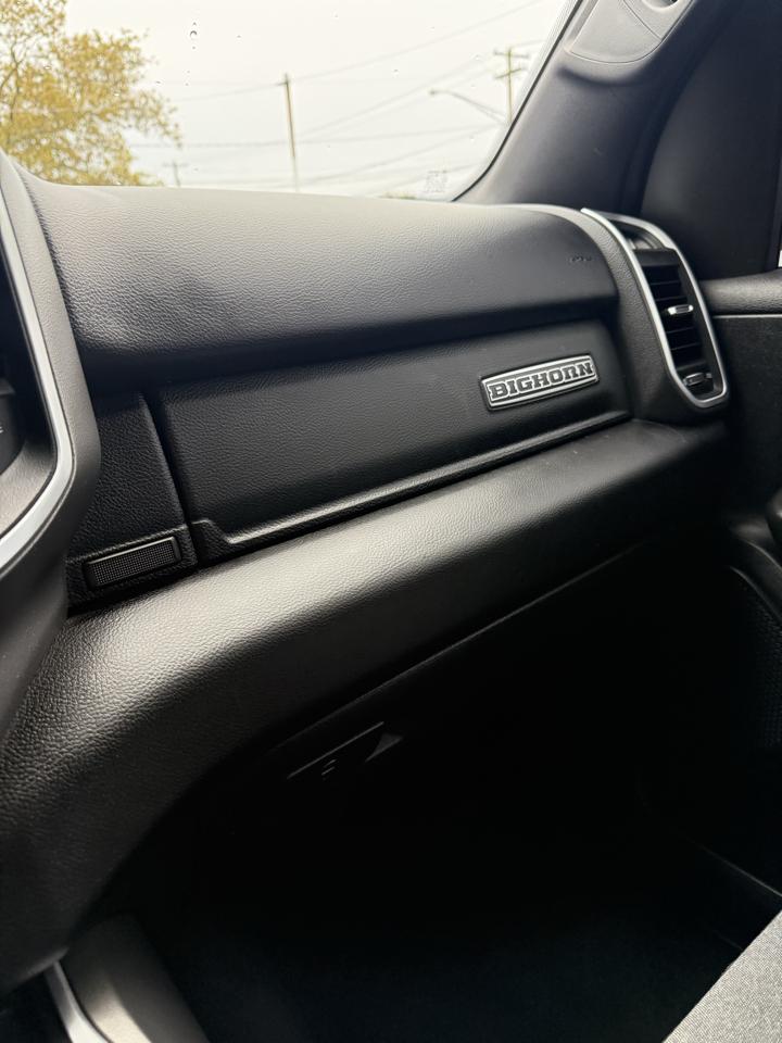RAM 1500 Lone Star Crew Cab SB 4WD 2022