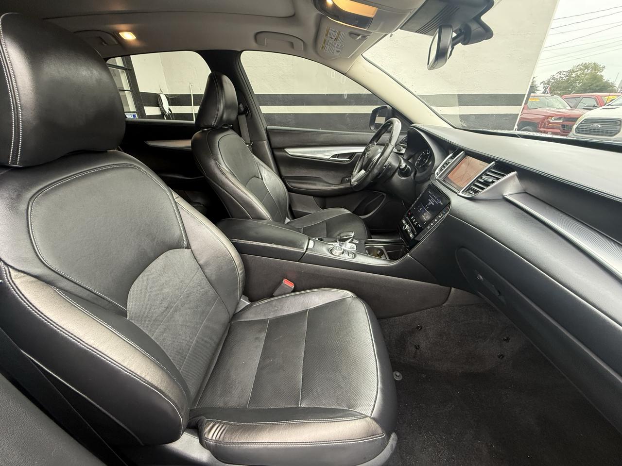Infiniti QX50 ESSENTIAL AWD 2019