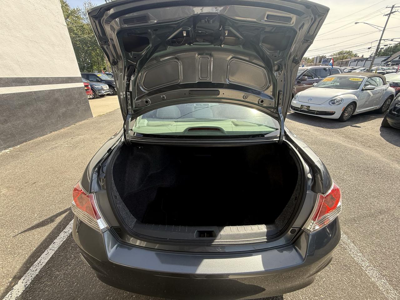 Honda Accord LX sedan AT 2012