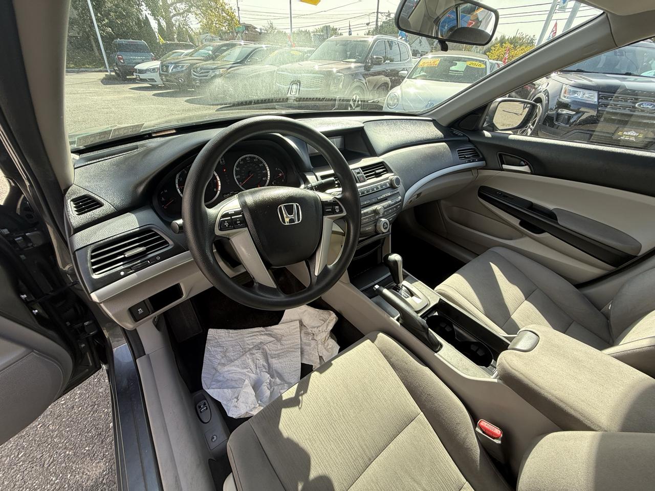 Honda Accord LX sedan AT 2012