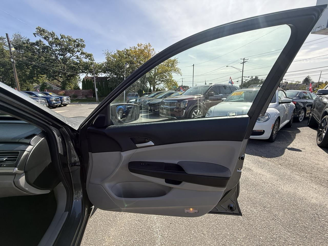 Honda Accord LX sedan AT 2012