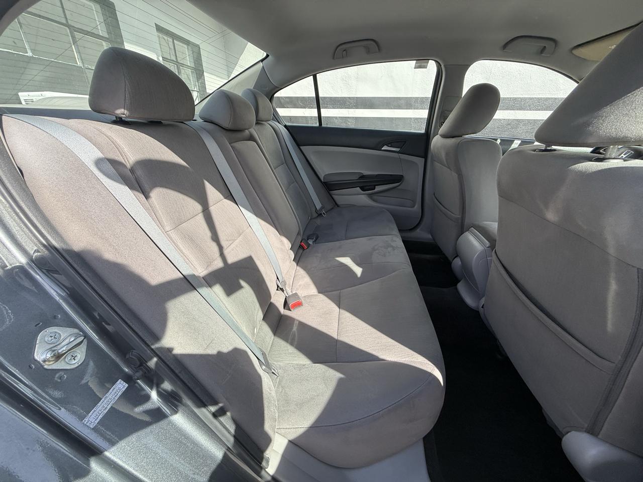 Honda Accord LX sedan AT 2012