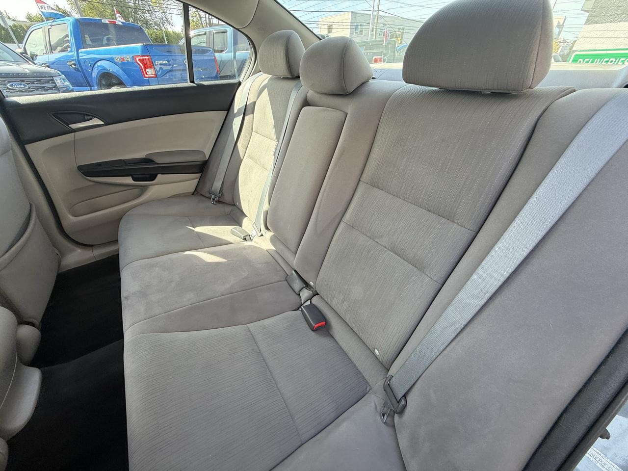 Honda Accord LX sedan AT 2012