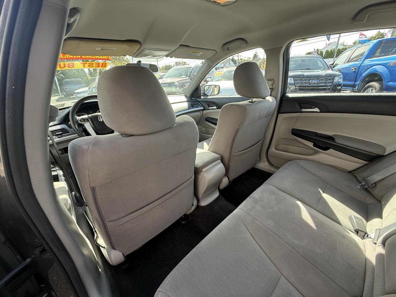 Honda Accord LX sedan AT 2012