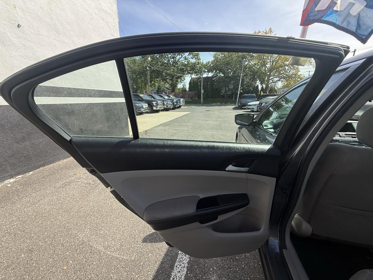 Honda Accord LX sedan AT 2012