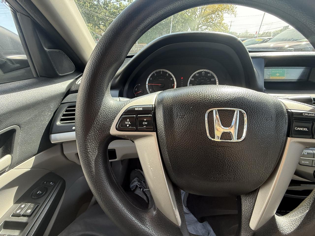 Honda Accord LX sedan AT 2012