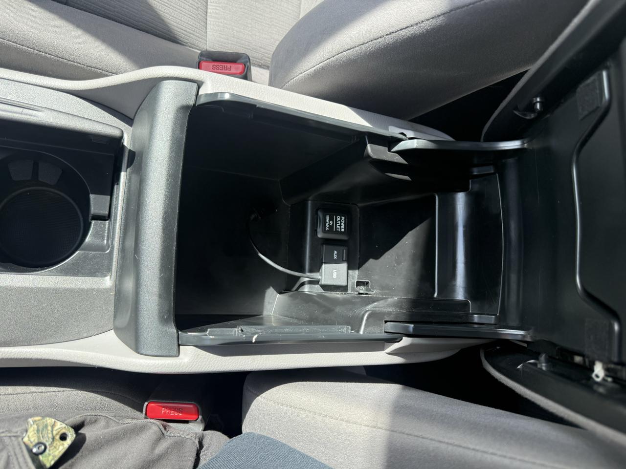 Honda Accord LX sedan AT 2012