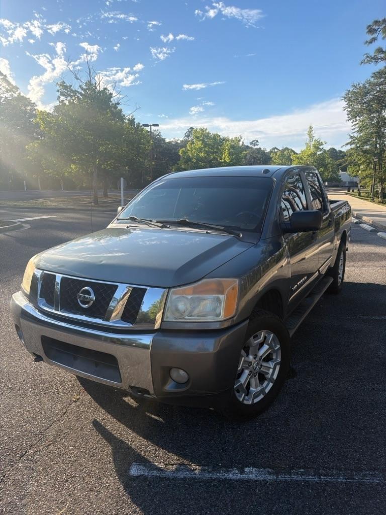 2014 Nissan Titan SV Crew Cab 4WD