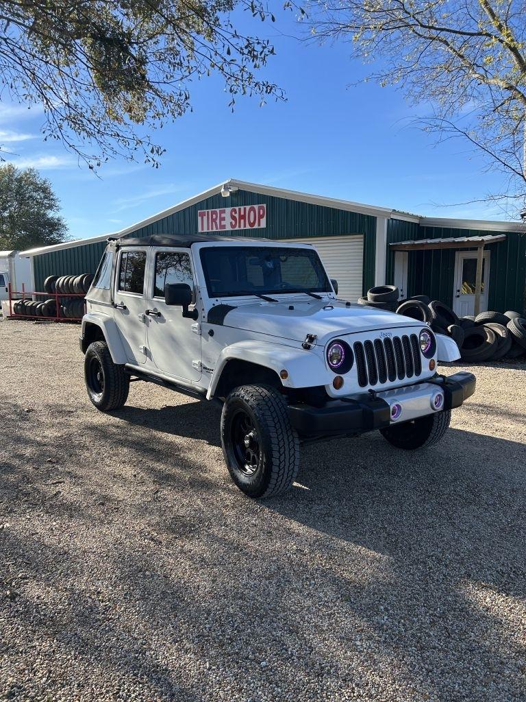 Jeep Wrangler Unlimited Sahara 2WD 2010