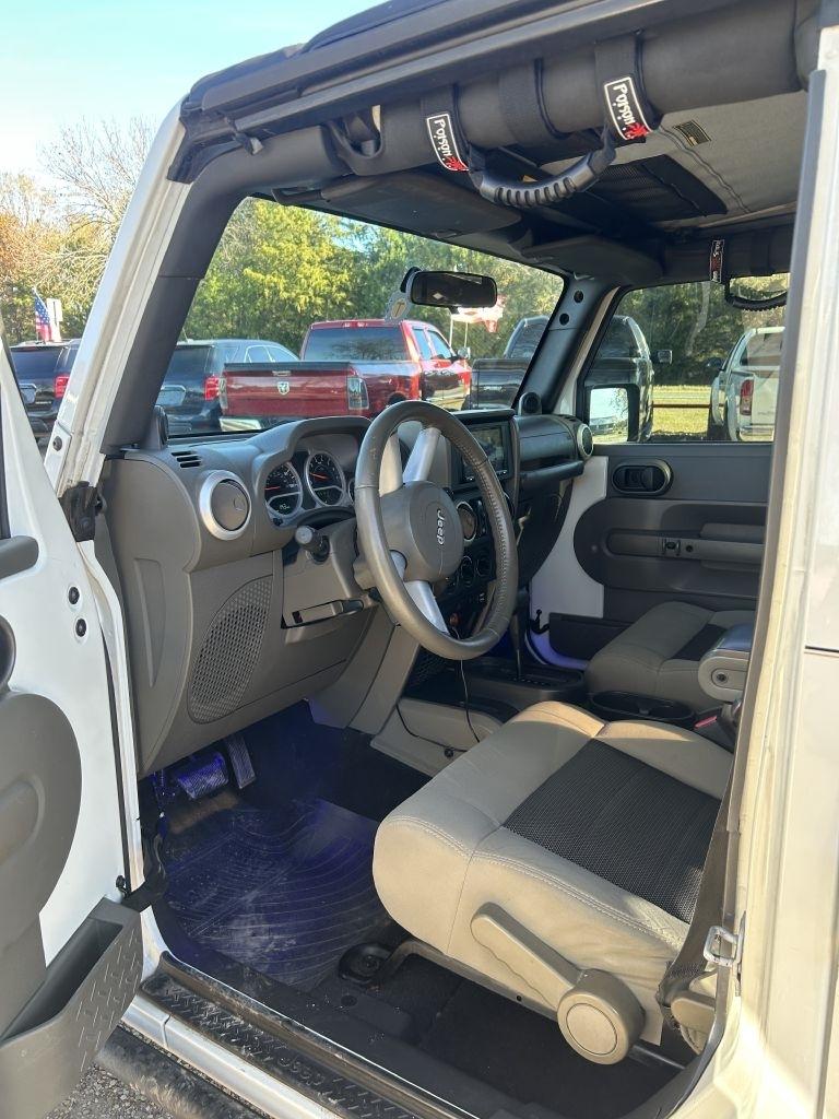 Jeep Wrangler Unlimited Sahara 2WD 2010