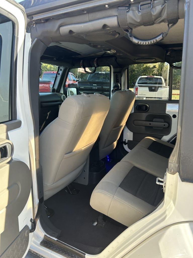 Jeep Wrangler Unlimited Sahara 2WD 2010
