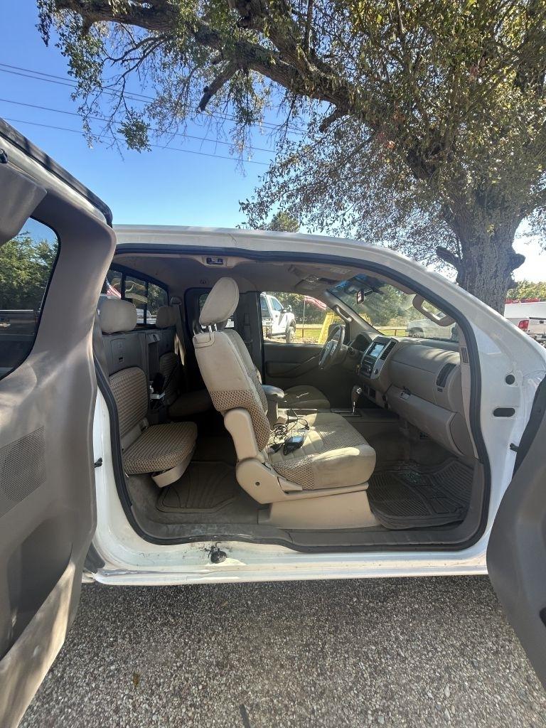 Nissan Frontier SV King Cab 6MT 2WD 2014