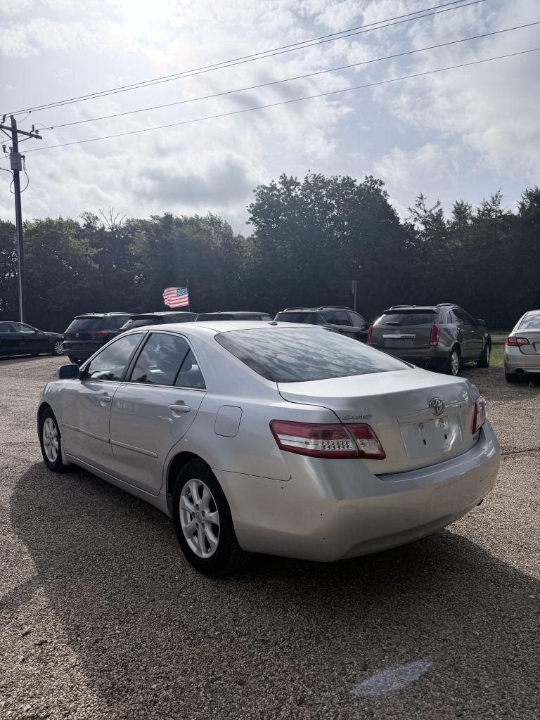 Toyota Camry Base 6-Spd AT 2011