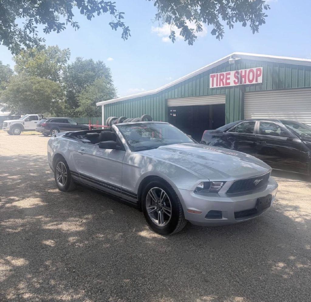 Ford Mustang V6 Convertible 2012