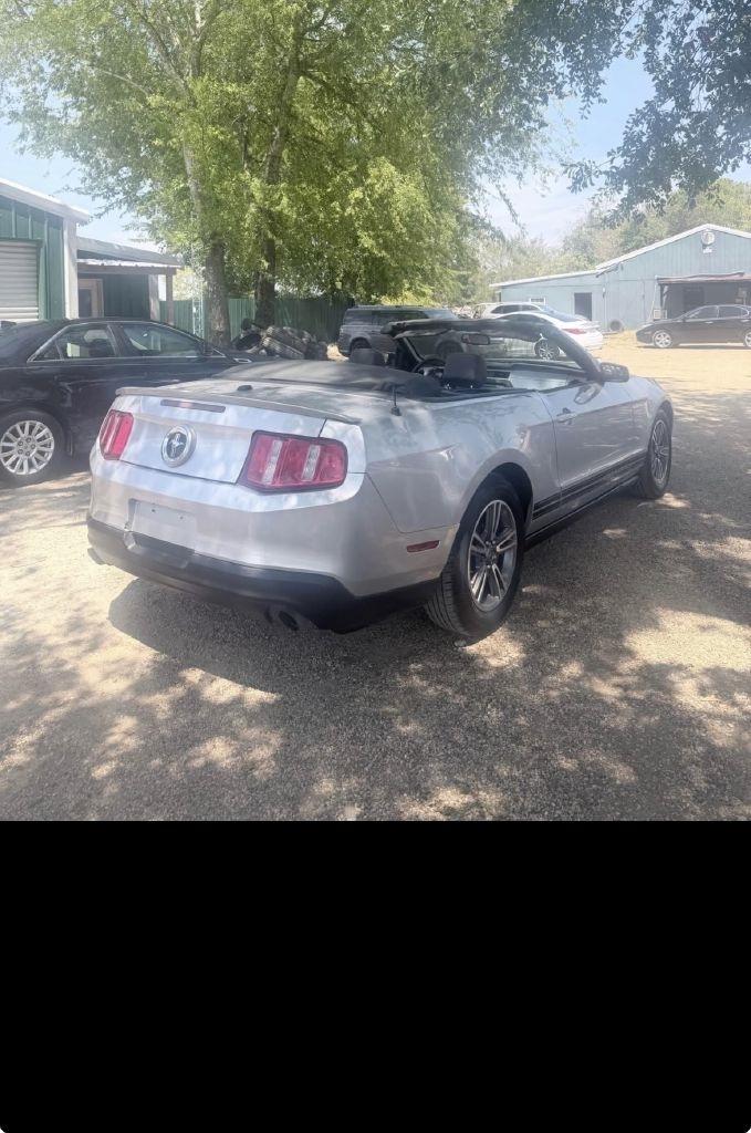 Ford Mustang V6 Convertible 2012