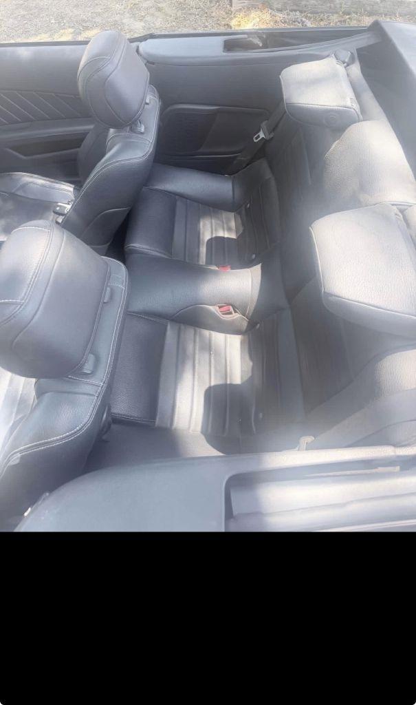 Ford Mustang V6 Convertible 2012