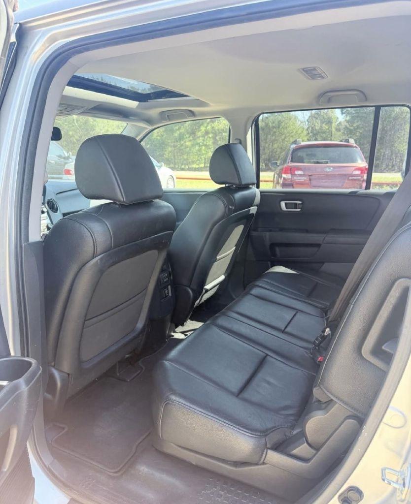 Honda Pilot EX-L 2WD 5-Spd AT with Navigation 2013