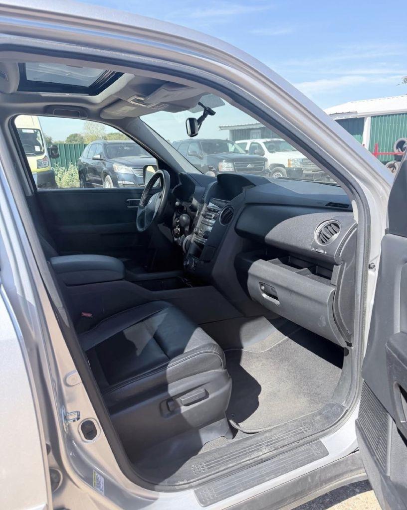 Honda Pilot EX-L 2WD 5-Spd AT with Navigation 2013