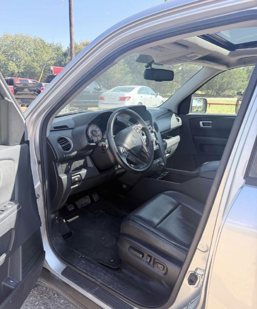 Honda Pilot EX-L 2WD 5-Spd AT with Navigation 2013