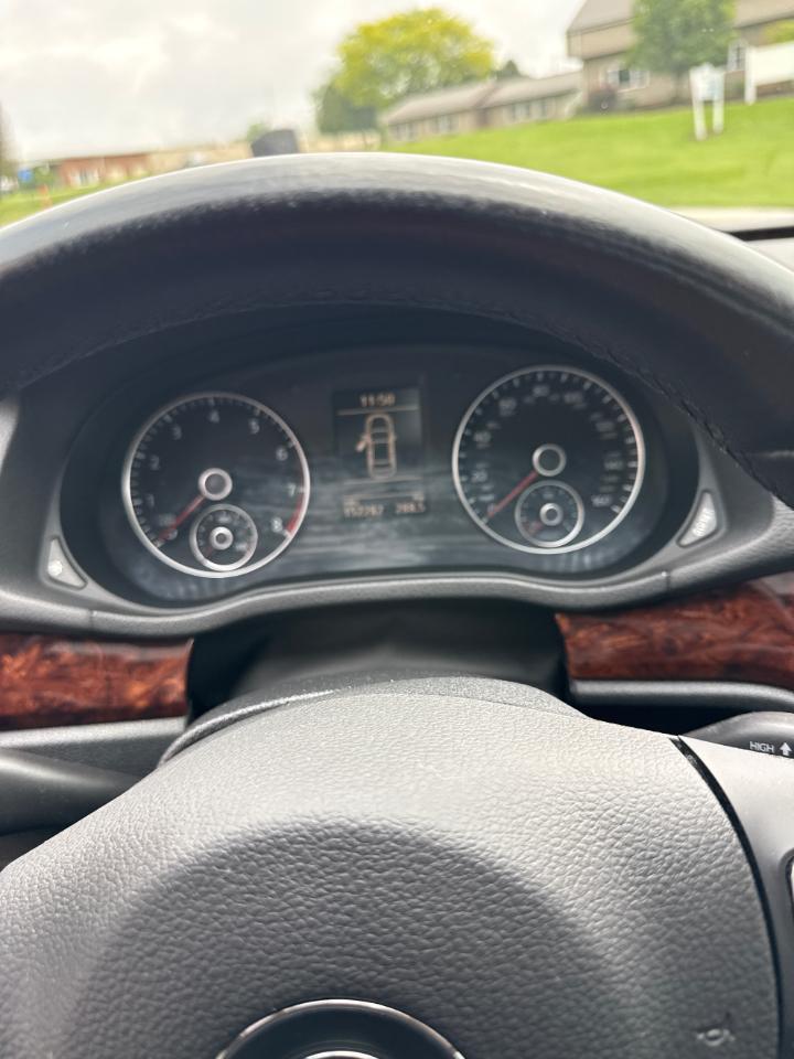 Volkswagen Passat 2.5L SEL 2012