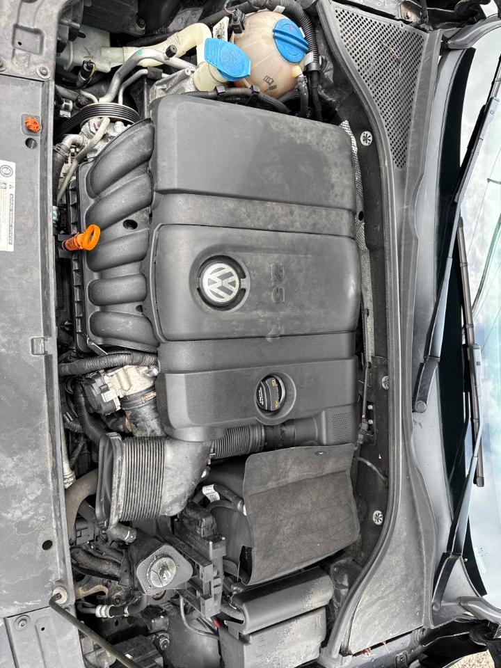 Volkswagen Passat 2.5L SEL 2012