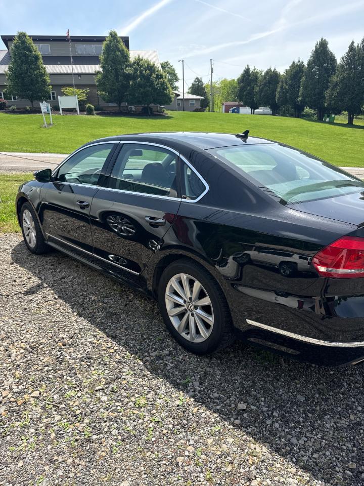 Volkswagen Passat 2.5L SEL 2012