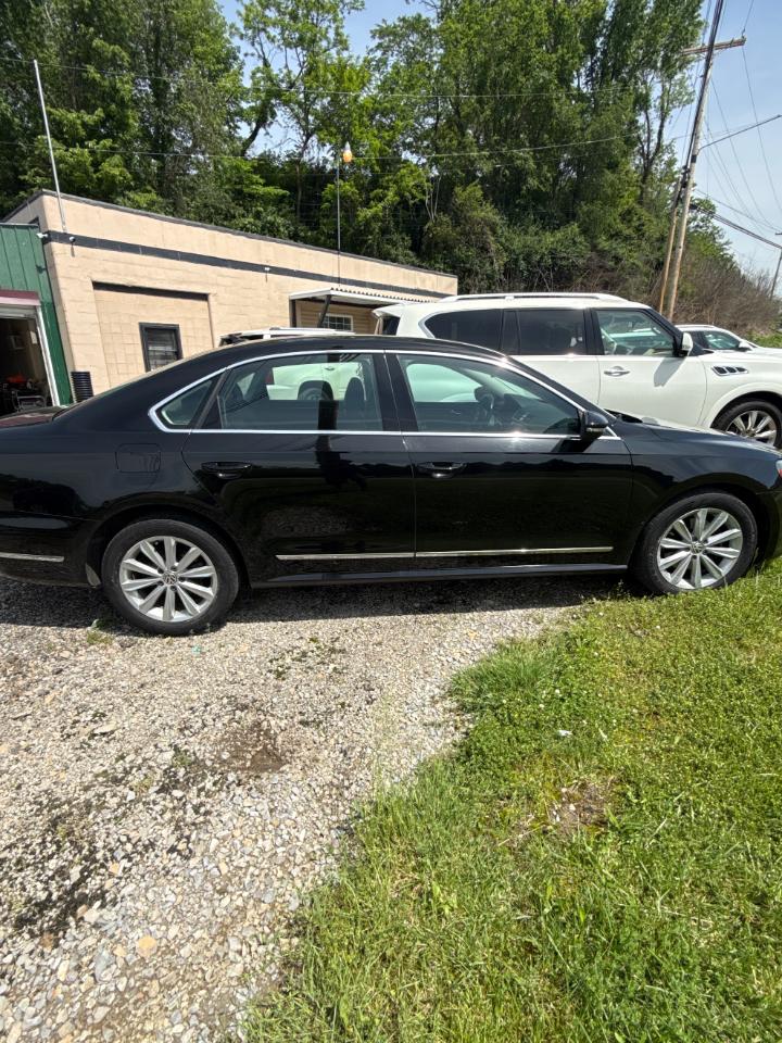Volkswagen Passat 2.5L SEL 2012