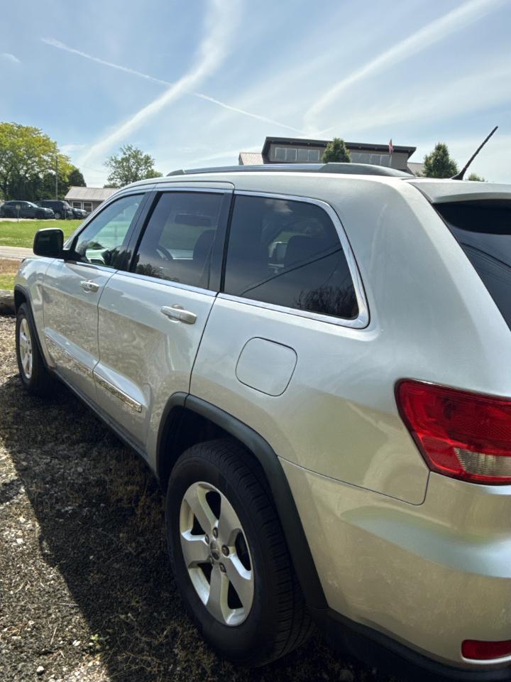 Jeep Grand Cherokee Laredo 4WD 2012
