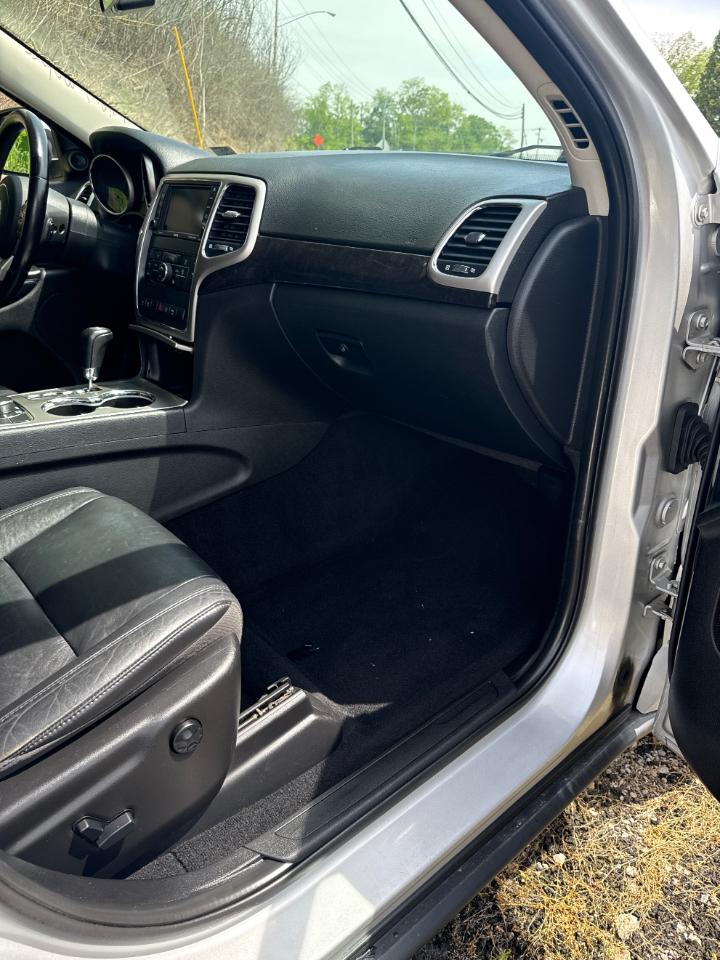 Jeep Grand Cherokee Laredo 4WD 2012