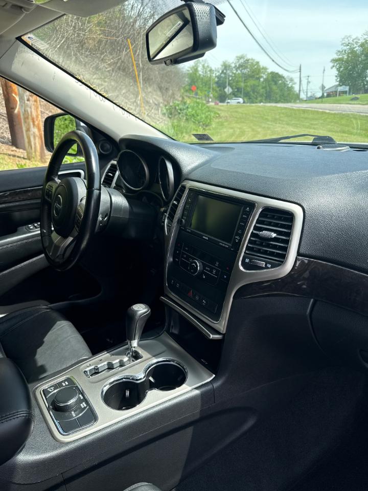 Jeep Grand Cherokee Laredo 4WD 2012