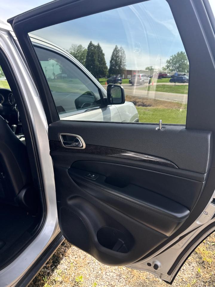 Jeep Grand Cherokee Laredo 4WD 2012