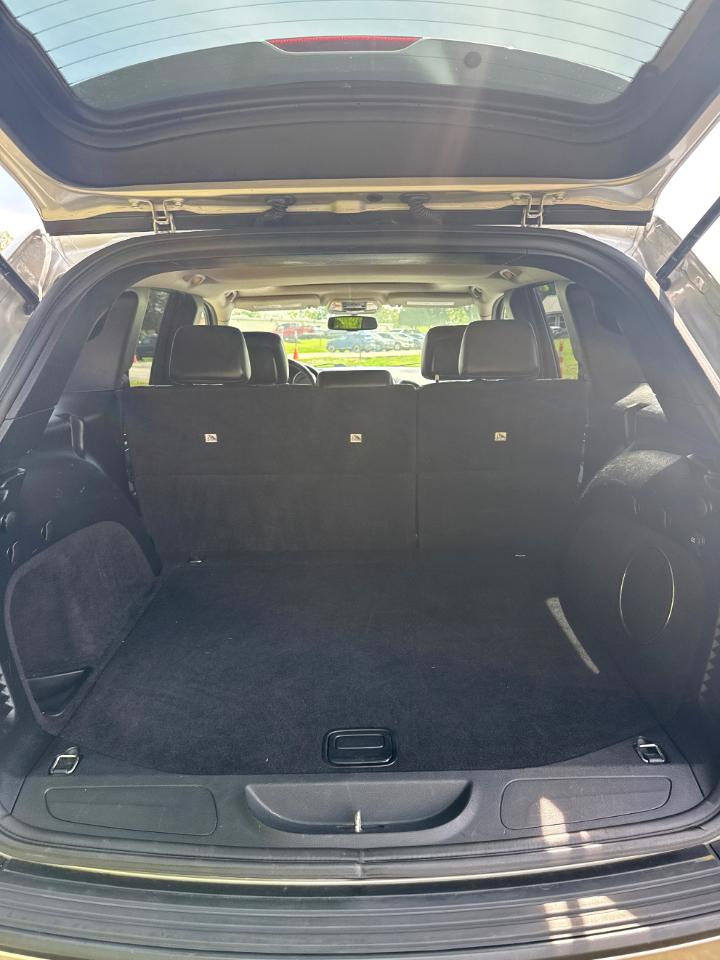 Jeep Grand Cherokee Laredo 4WD 2012
