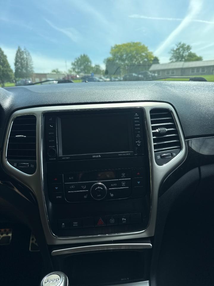 Jeep Grand Cherokee Laredo 4WD 2012