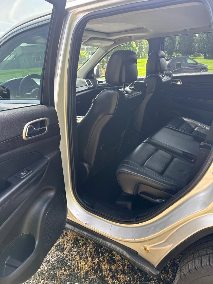 Jeep Grand Cherokee Laredo 4WD 2012