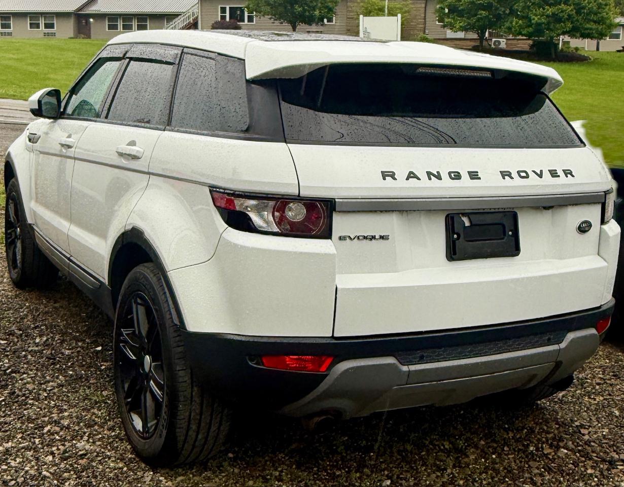 Land Rover Range Rover Evoque Pure Plus 5-Door 2015