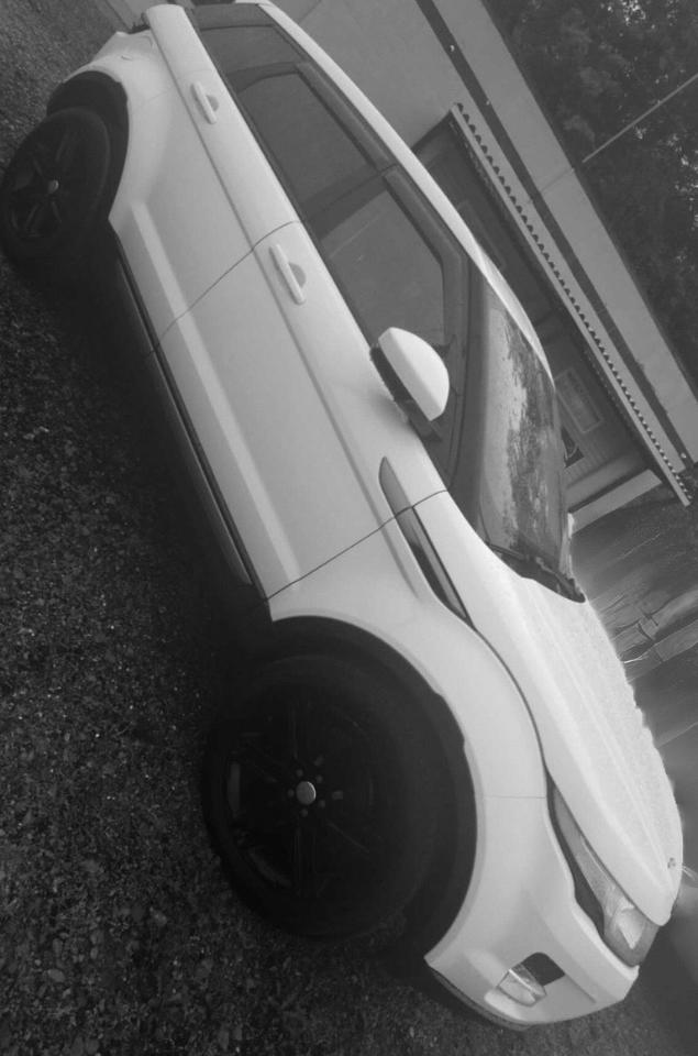 Land Rover Range Rover Evoque Pure Plus 5-Door 2015